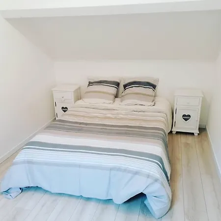 Maison De Charme A Avec Jardin Paisible *